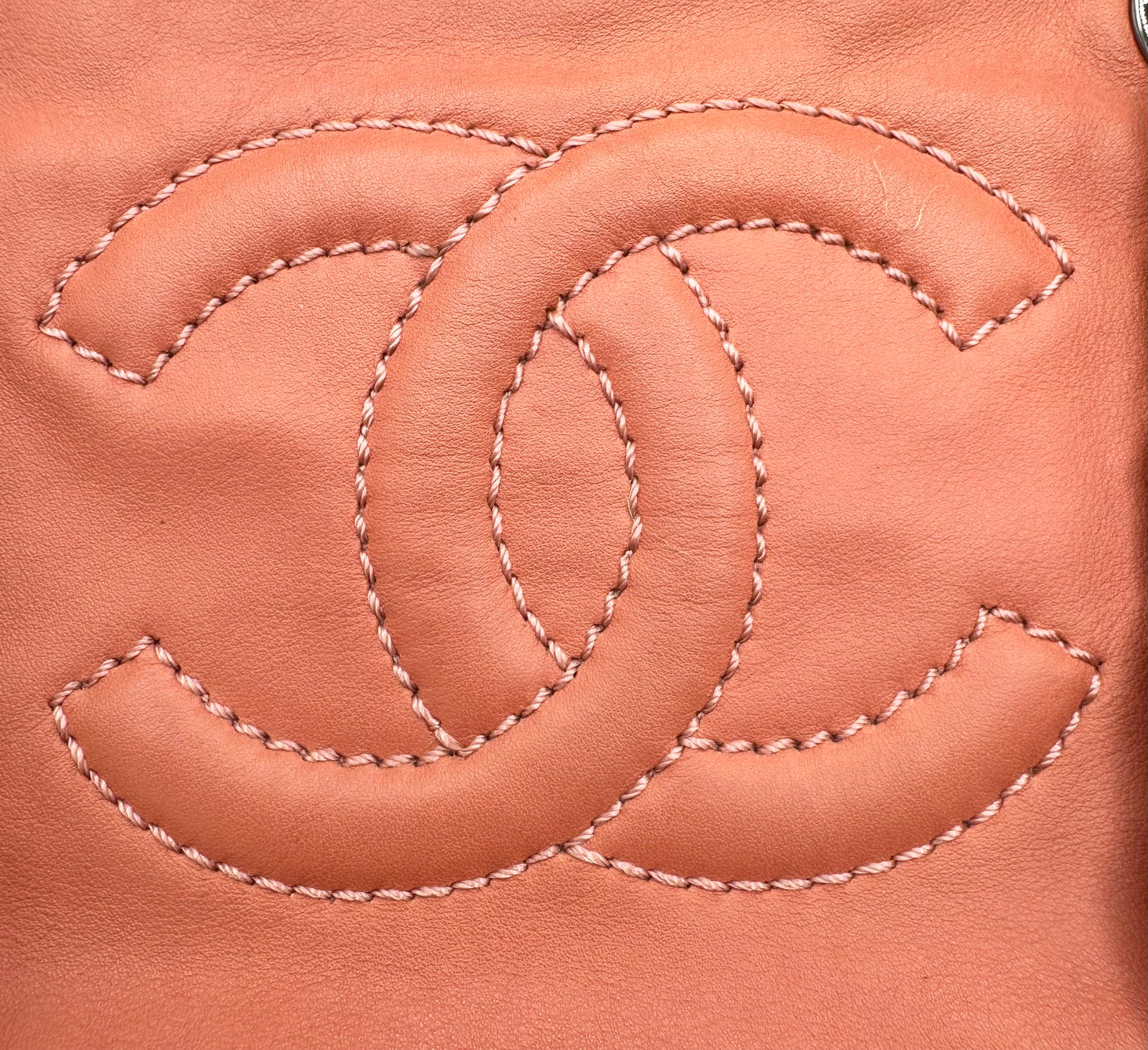 CHANEL - Medium Luxe Ligne Bowler